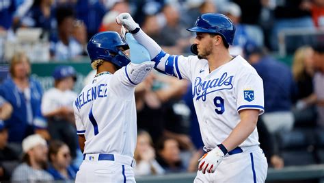 Pasquantino HRs, Greinke wins 1st as Royals top Orioles 6-0